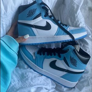 Air Jordan Sneakers: University Blue